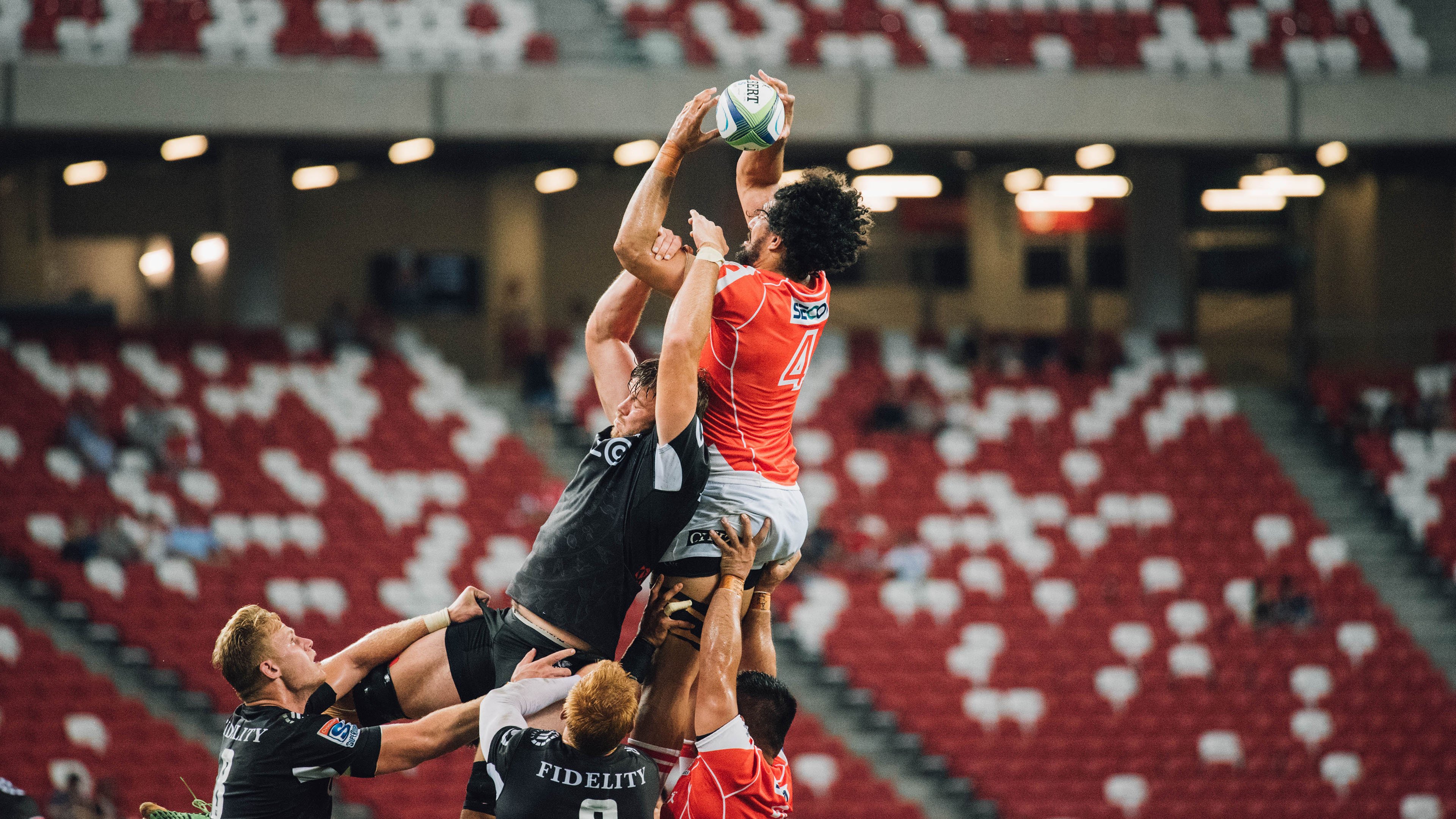 全球篮球豪门风云：精英赛场赛月亮，豪门足球风云蓝苏牙